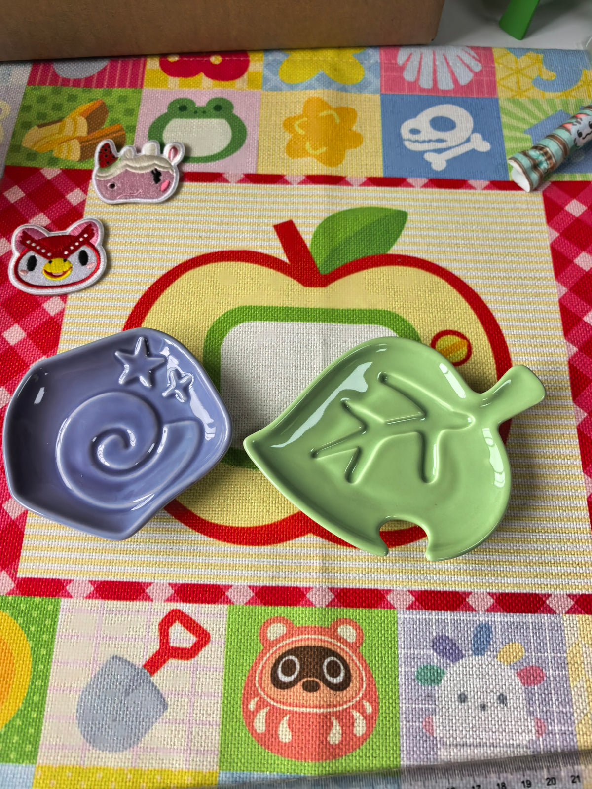 Animal Crossing Inspired Nook Leaf & Fossil Plate Set – 11cm & 10cm Ceramic Trinket Dishes