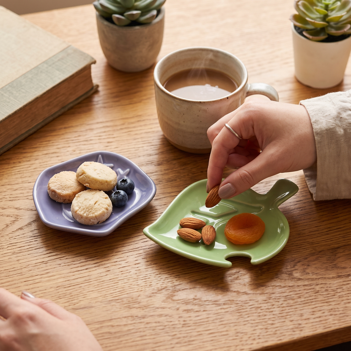 Animal Crossing Inspired Nook Leaf & Fossil Plate Set – 11cm & 10cm Ceramic Trinket Dishes